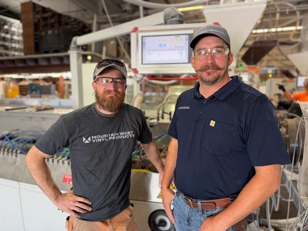 Mountain West Vinyl Products team members on the extrusion floor at the Utah plant